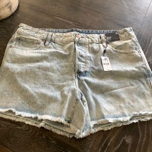Nwt Express boyfriend mid rise jean shorts sz 14